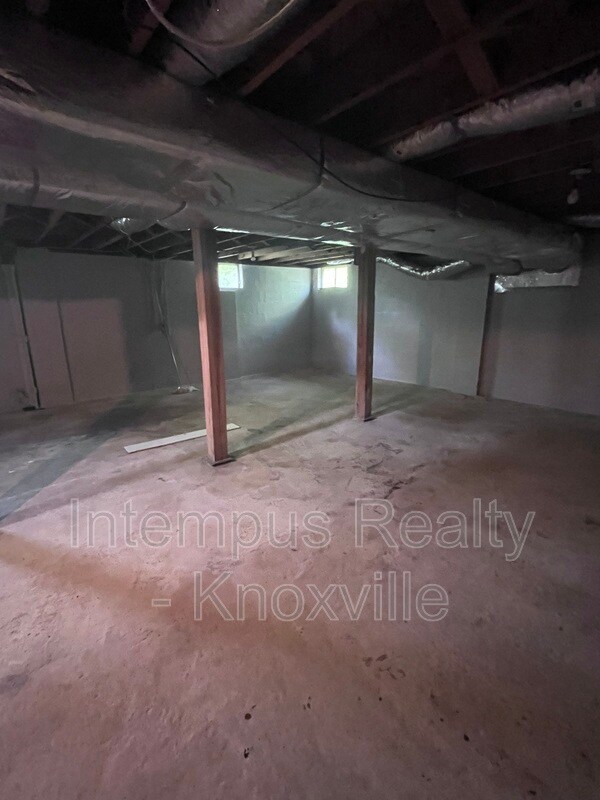 Building Photo - 712 S Beaman St