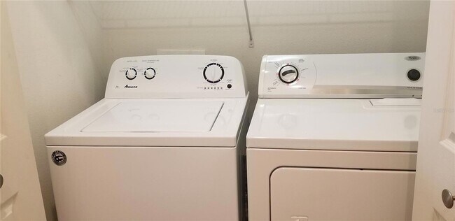 Building Photo - 8082 Moonstone Dr