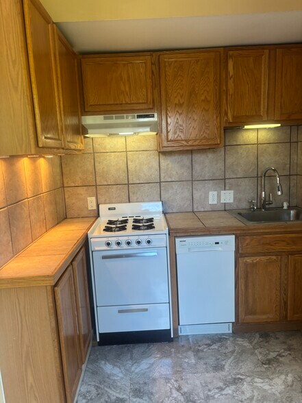 Kitchen - 242 12th Pl NE
