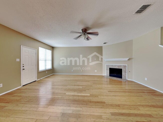 Building Photo - 2821 Bentridge Dr