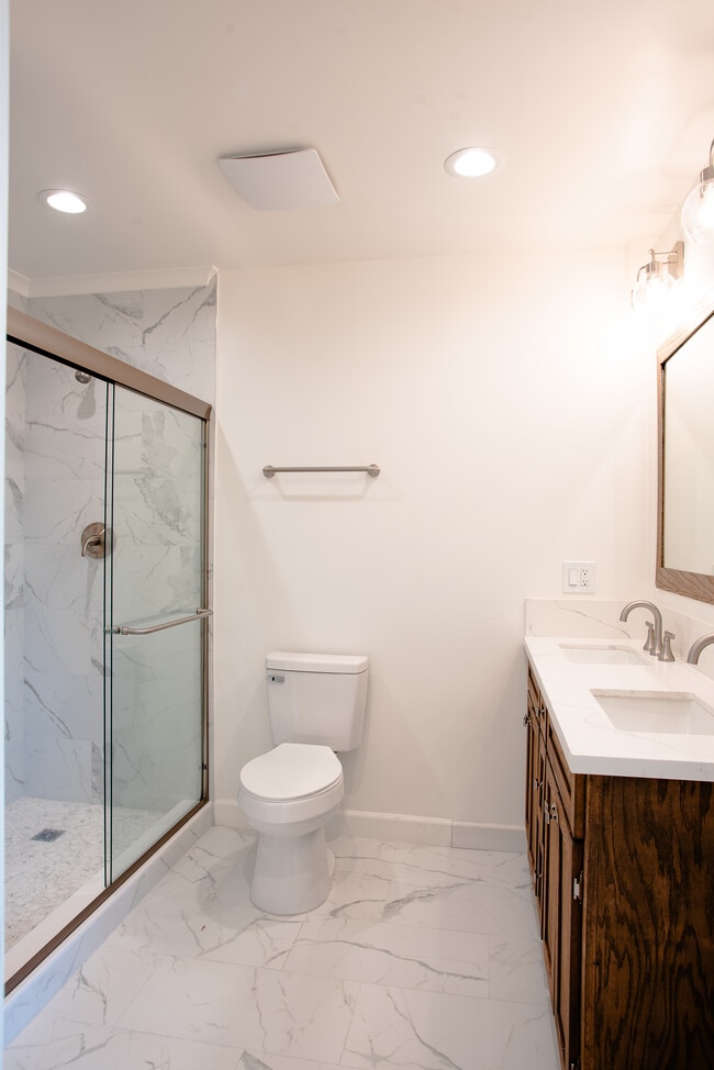 Building Photo - 157 N Vista St