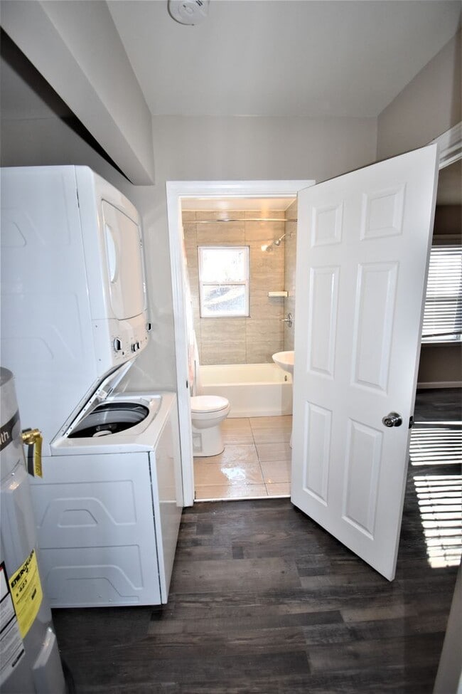 Building Photo - 115 W Fork Dr