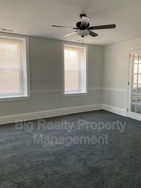 Building Photo - 477 E Main St