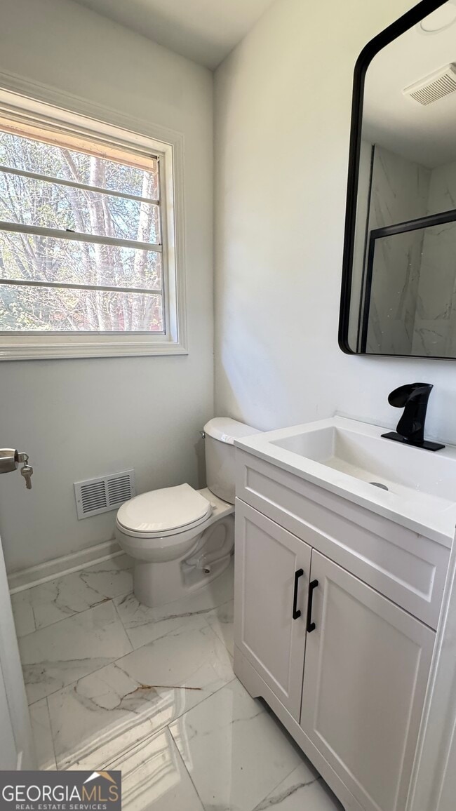 Building Photo - 723 Sheffield Rd