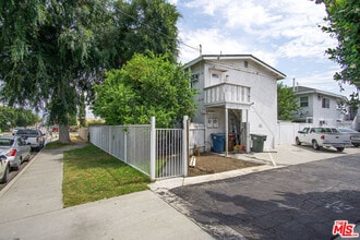 Building Photo - 2702 Potrero Ave