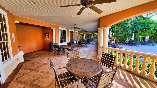 Building Photo - 4102 Central Sarasota Pkwy