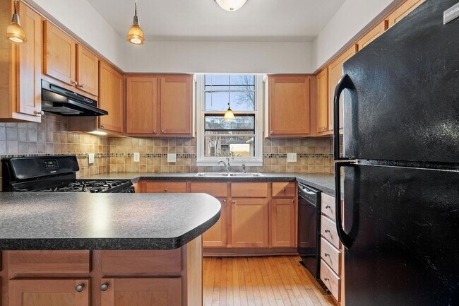 Building Photo - 2744 Fremont Ave S