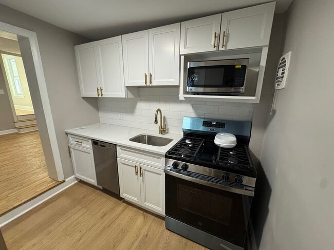 Building Photo - 331 W Front St