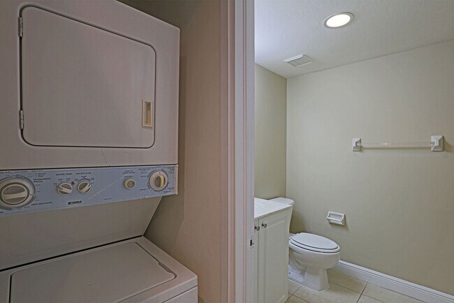 Building Photo - Villas at Venezia 4160-202