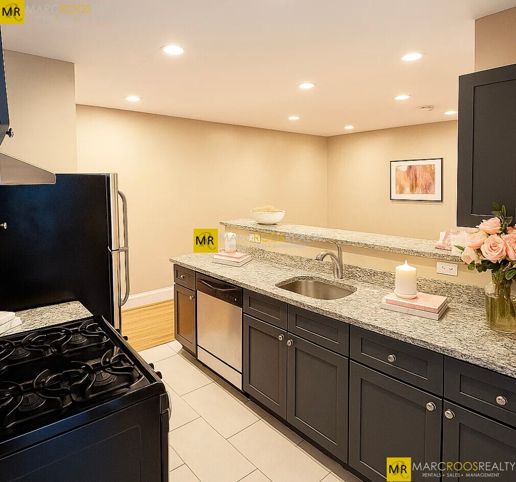 Building Photo - 66 Egmont St