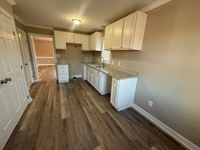 Building Photo - 4117 Juniper Ln NW