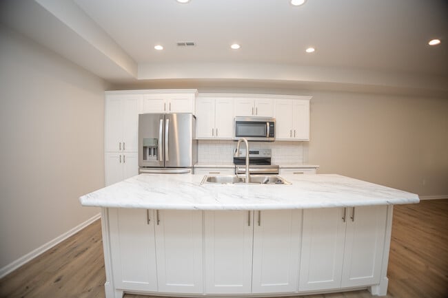 Building Photo - 834 El Dorado Dr