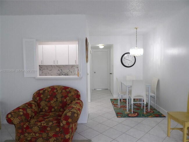 Building Photo - 77 Preston Way