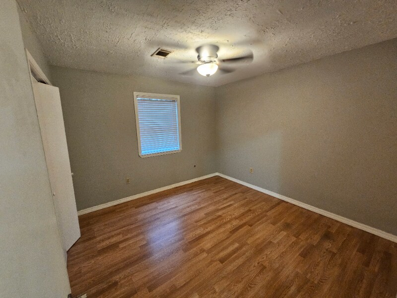 Building Photo - 1926 Martin St