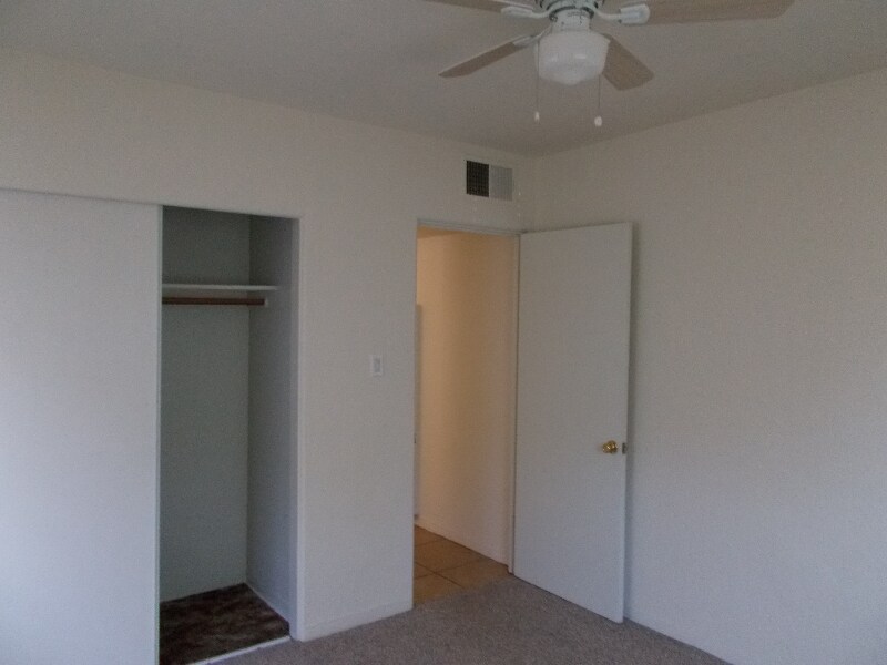 Building Photo - 4335 N 15th Ave