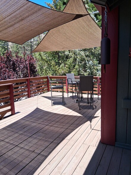 Building Photo - 6275 Division St