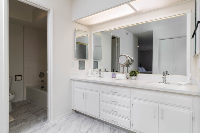 Building Photo - 7774 Via Capri