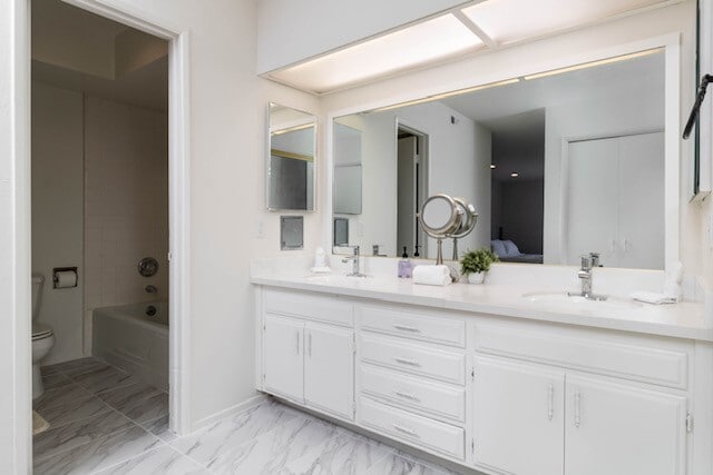 Building Photo - 7774 Via Capri