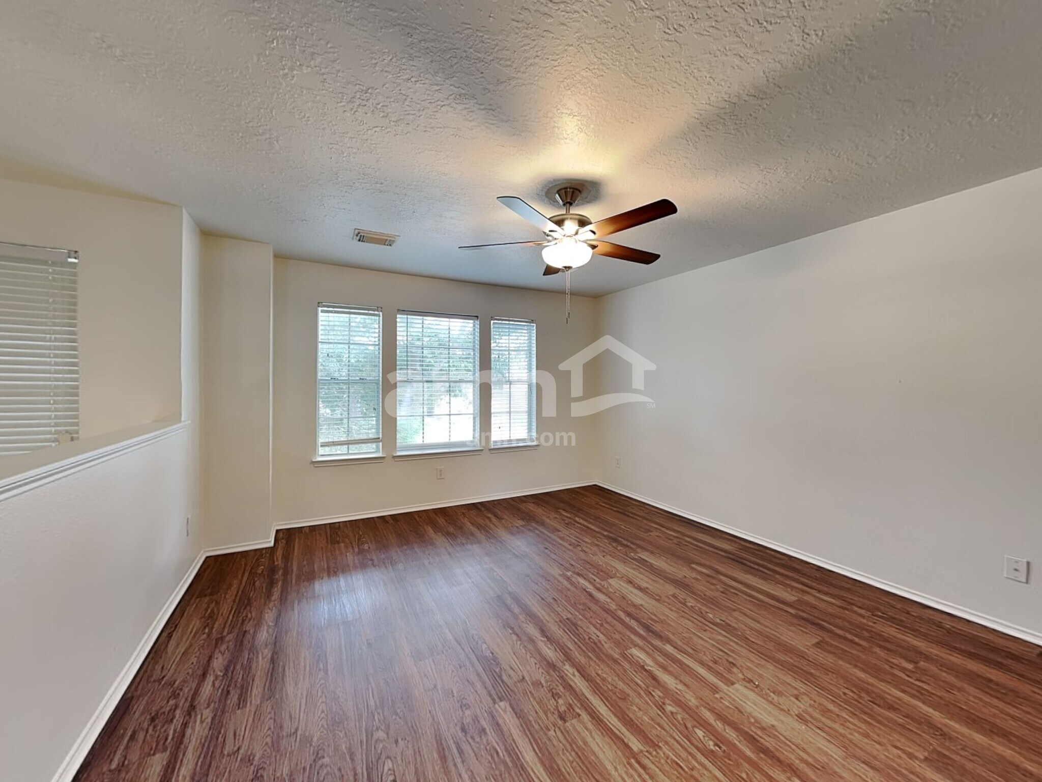 Building Photo - 16403 Lynn Crest Ct