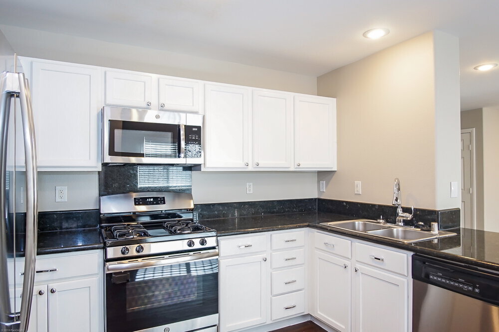 Building Photo - 9213 Millikan Ave