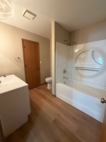 Building Photo - 11450 W Edgerton Ave