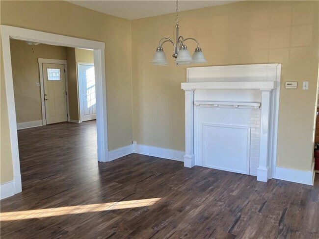 Building Photo - 106 Church Ave