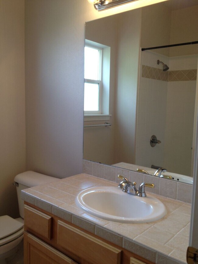 Building Photo - 5 Bd Ranch Home in School D-20