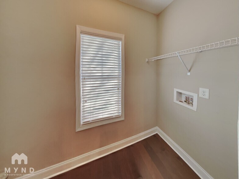 Building Photo - 3735 Shades Valley Ln