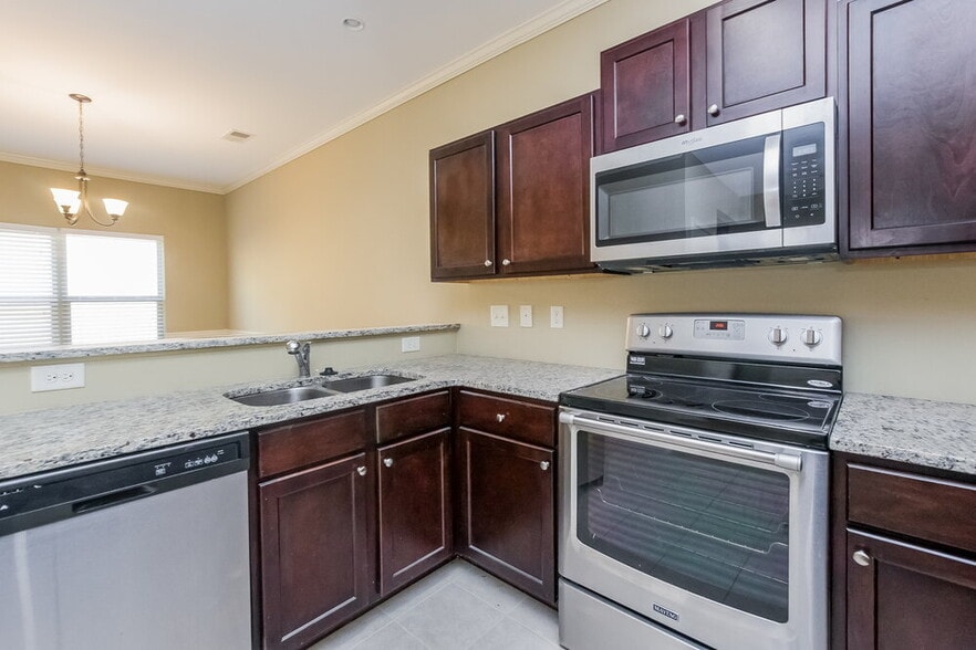 Building Photo - 40 Hamil Ct NW