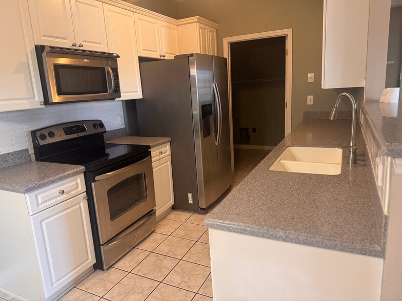 Building Photo - 4030 Bardstown Ct
