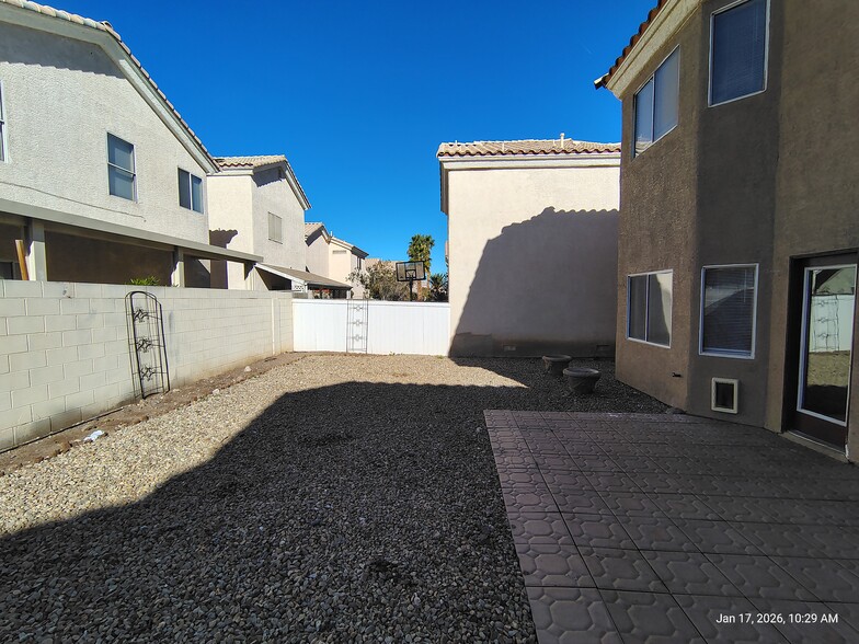 Building Photo - 5951 Gentleslope St