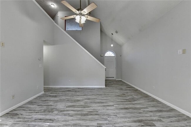 Building Photo - 1112 Ashbury Dr