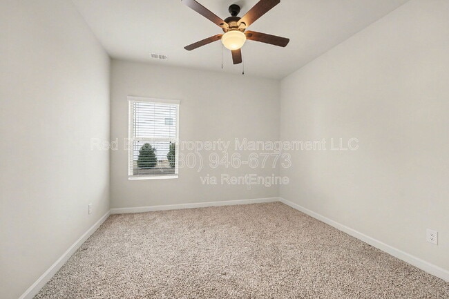 Building Photo - 11948 Red Leaf Dr