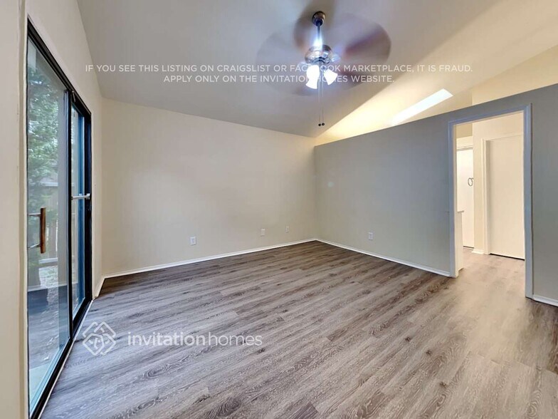 Building Photo - 4236 Periwinkle Dr