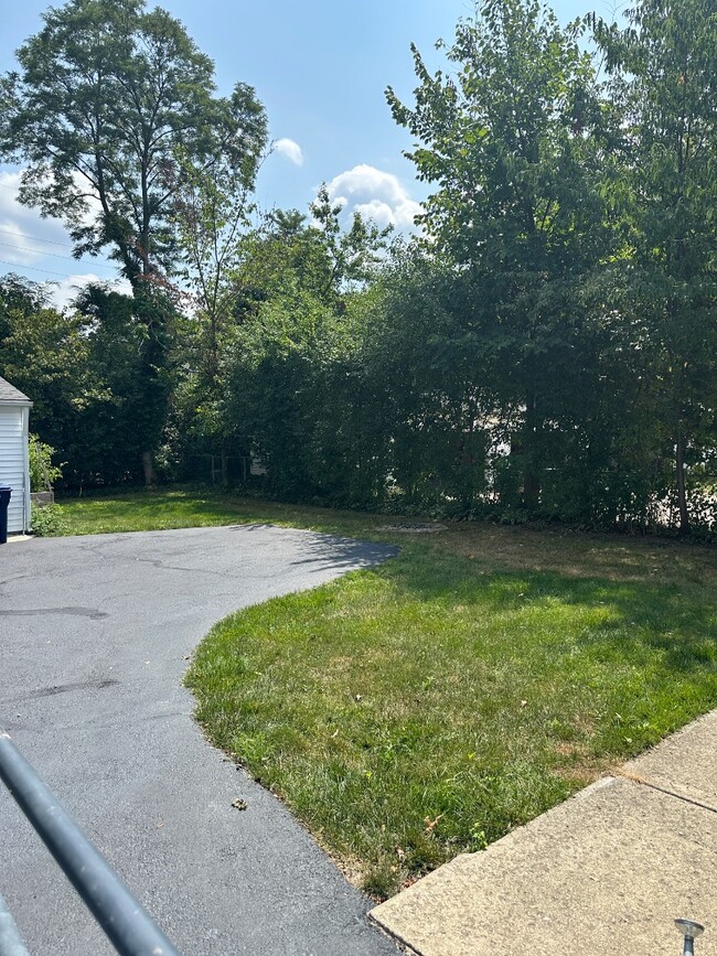 Building Photo - 2407 Woodmere Dr