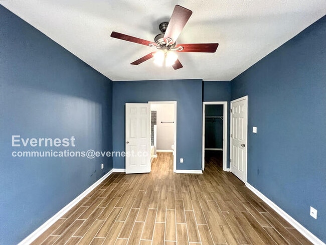 Building Photo - 4866 Water Brook Cir