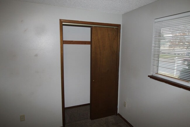 Building Photo - 6903 N Cincinnati St