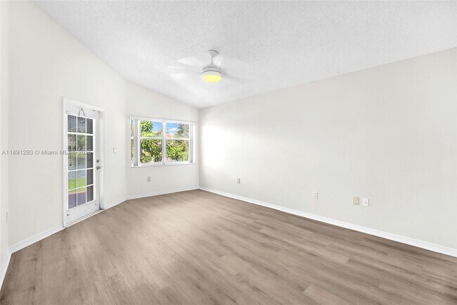 Building Photo - 16411 Sapphire Bend