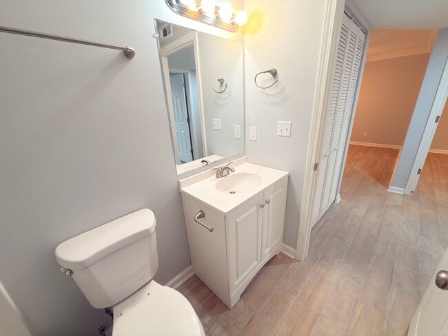 Building Photo - Floranna Park Apartments