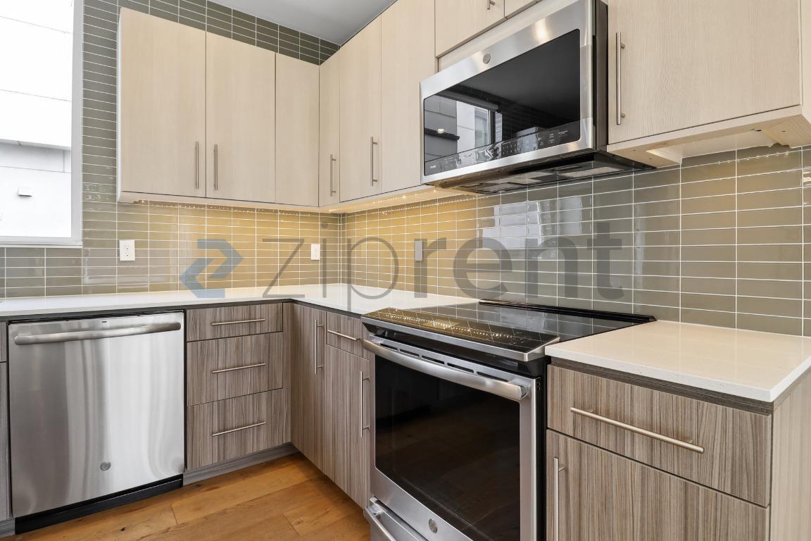 Building Photo - Unit A