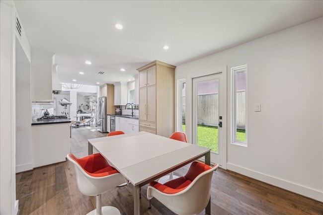 Building Photo - 7703 Bobbitt Ln