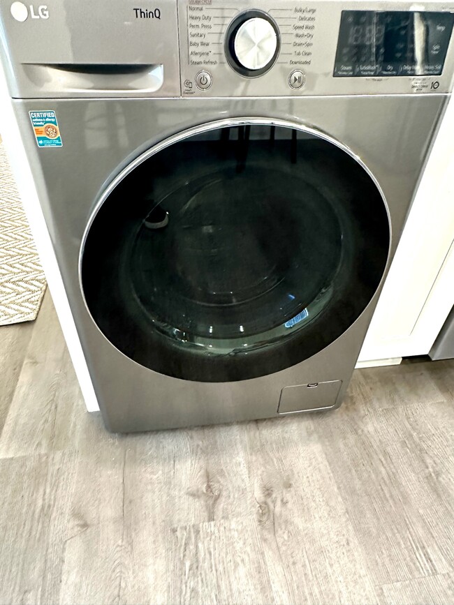 Washer/dryer combo. - 3038 E St