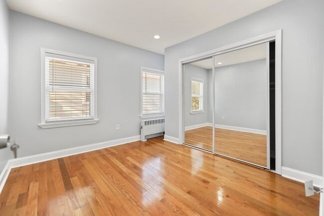 Building Photo - 1004 South St