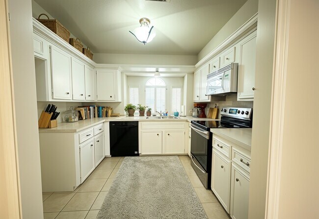 Building Photo - 12943 Lemur Ln