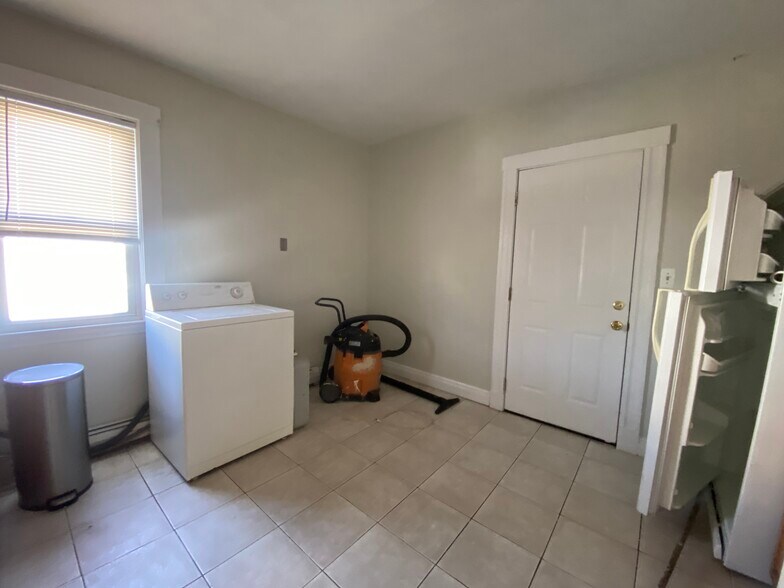 Building Photo - 49 Conwell Ave