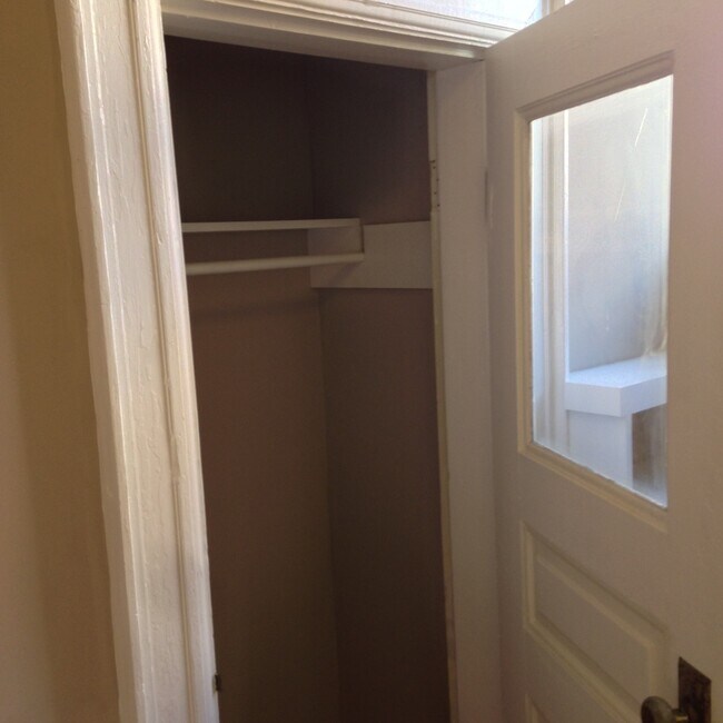 Building Photo - 1025 Church St