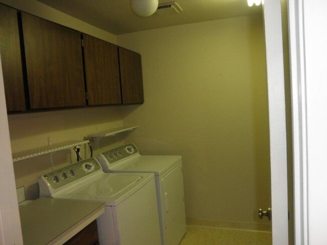 Building Photo - 3BED/3BATH Townhome in Wood Creek Communit...