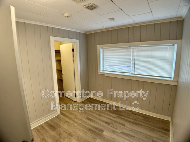 Building Photo - 325 Bury St