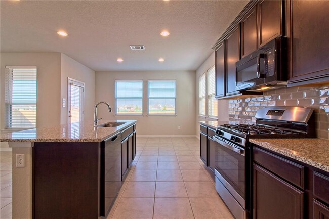 Building Photo - 6501 Wolf Pack Dr