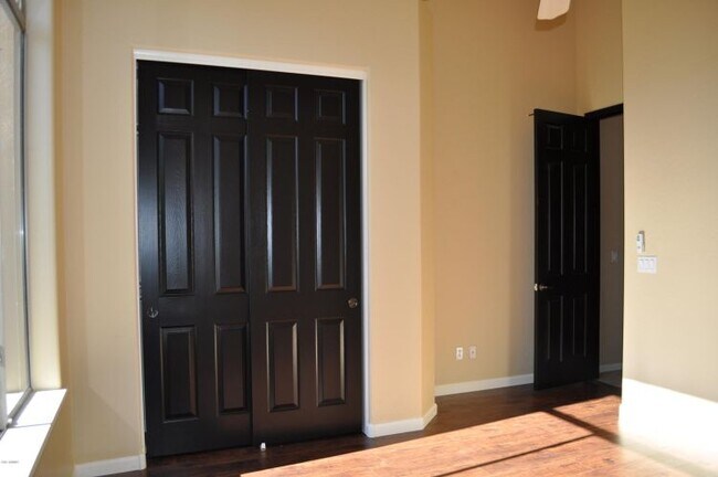 Building Photo - 1223 W Weatherby Way
